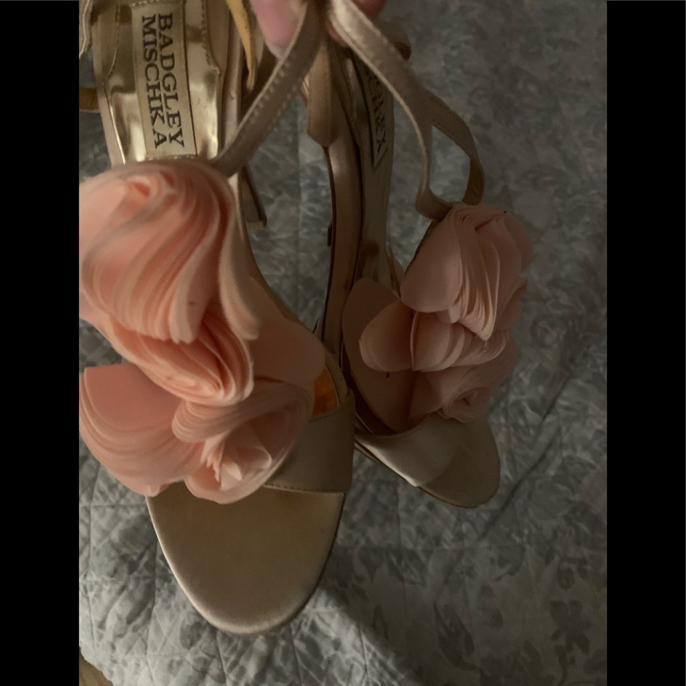 Badgley Mischka Heals 🥰 size 6